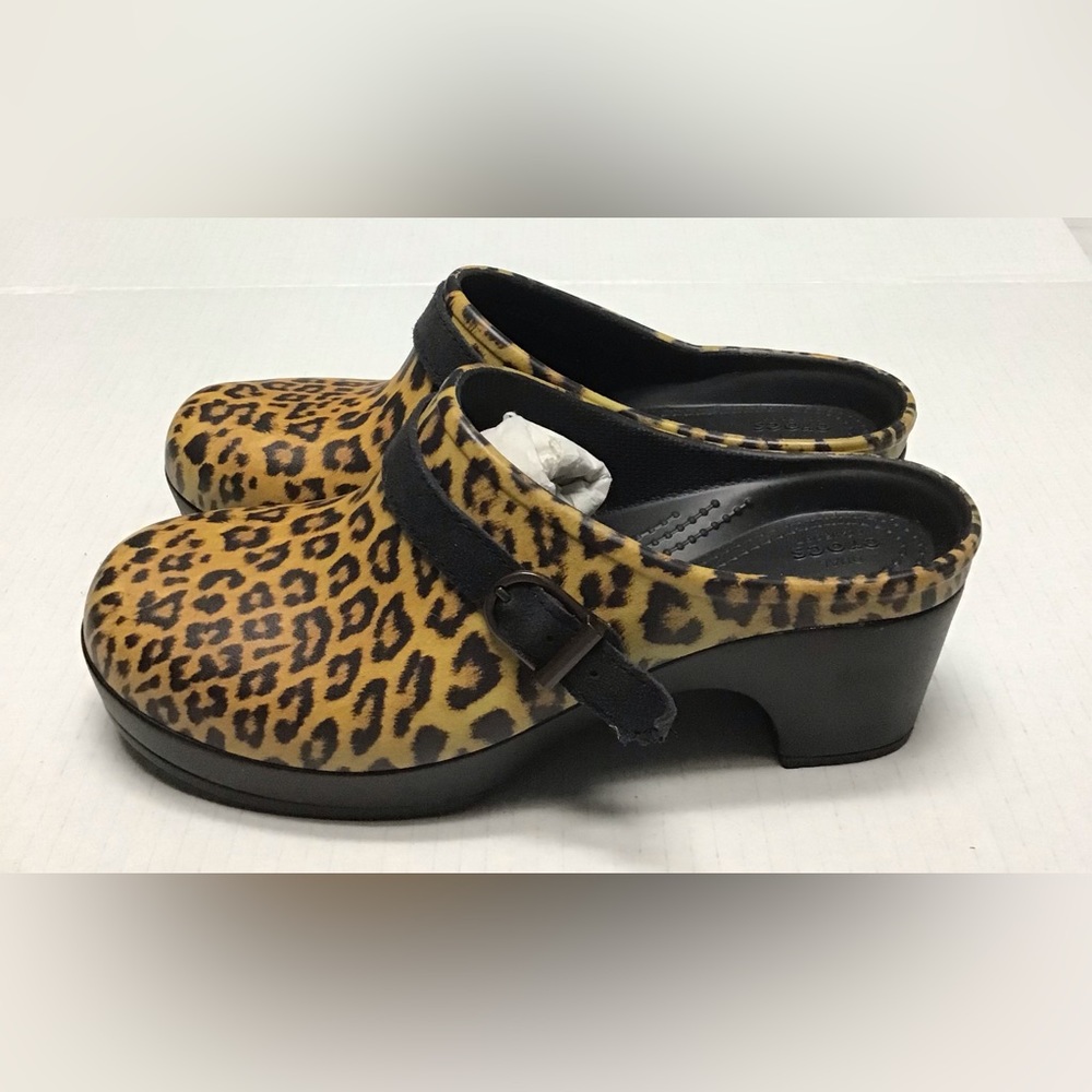 Crocs. NWOT